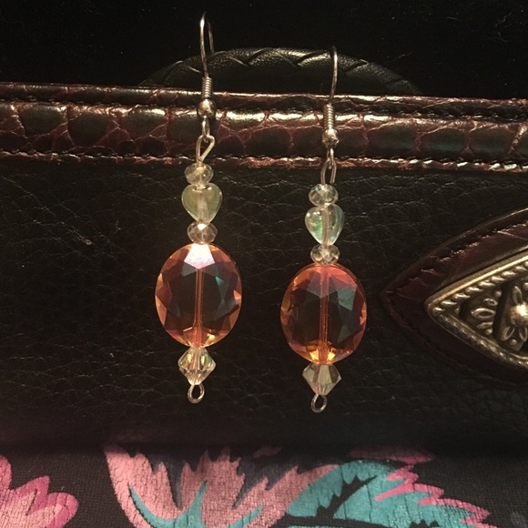 🆕Coral & white Swarovski crystal earrings heart - Picture 6 of 7